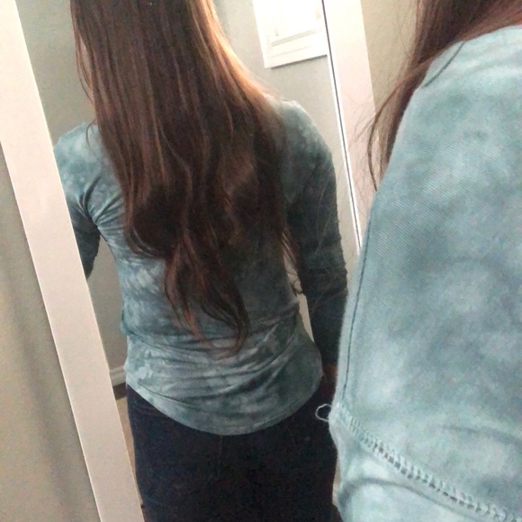 Blue tie dye soft and sexy long sleeve - Picture 2 of 5